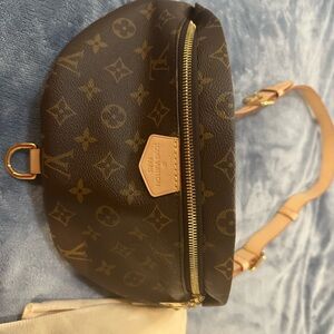 ❌❌SOLD ❌❌Like new Louis Vuitton BUMBAG